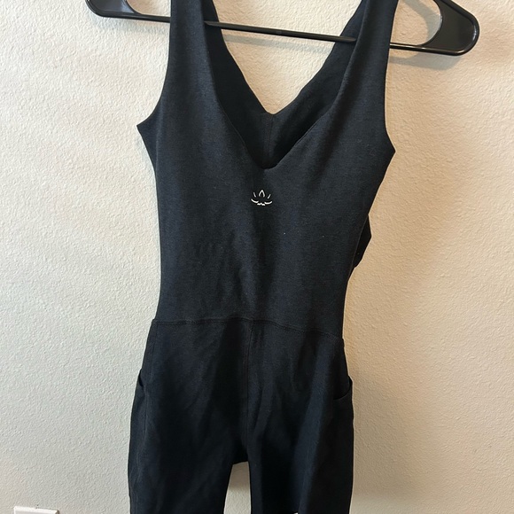 Beyond Yoga Spacedye Movin Mama Black Maternity Jumpsuit - Picture 2 of 4